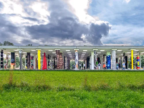 STOA 169 - Pole in der Säulenhalle